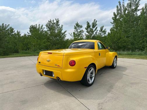 Millennium Yellow 2004 Chevrolet SSR Base