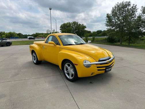Millennium Yellow 2004 Chevrolet SSR Base