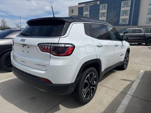 Bright White Clearcoat 2023 Jeep Compass Limited