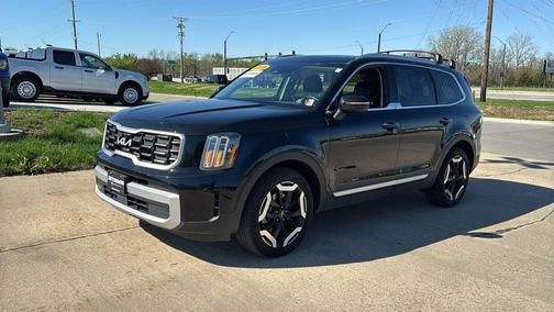 Ebony Black 2025 Kia Telluride S
