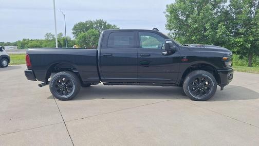 Diamond Black Crystal Pearlcoat 2026 RAM 2500 Laramie Crew Cab 4x4 6'4' Box