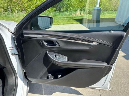 Summit White 2017 Chevrolet Impala 1LT