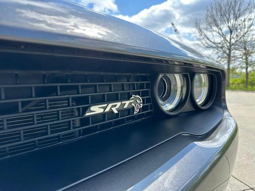 Granite Crystal Metallic Clearcoat 2023 Dodge Challenger SRT Hellcat