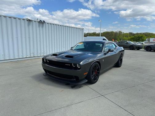 Granite Crystal Metallic Clearcoat 2023 Dodge Challenger SRT Hellcat