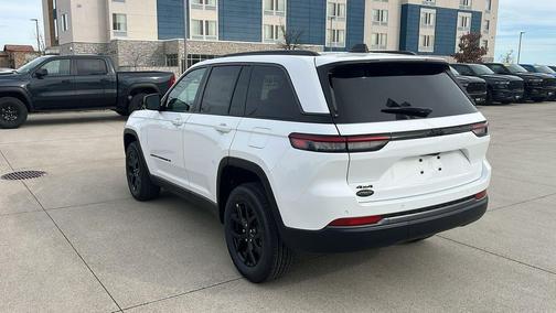 2026 Jeep Grand Cherokee Altitude