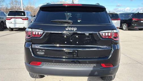 Diamond Black Crystal Pearlcoat 2026 Jeep Compass Limited