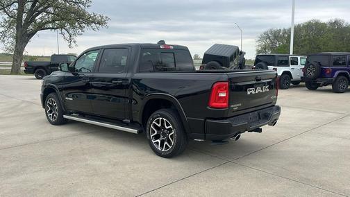 Diamond Black Crystal Pearlcoat 2025 RAM 1500 Laramie
