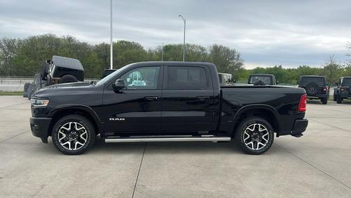 Diamond Black Crystal Pearlcoat 2025 RAM 1500 Laramie