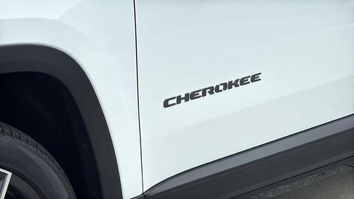 Bright White Clearcoat 2026 Jeep Cherokee Overland