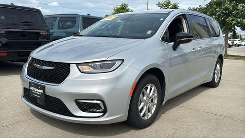 Silver Mist Clearcoat 2024 Chrysler Pacifica Touring L
