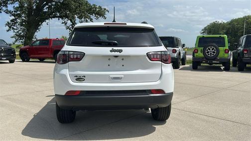 Bright White Clearcoat 2026 Jeep Compass Sport