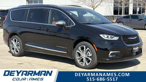 Diamond Black Crystal Pearlcoat 2026 Chrysler Pacifica L