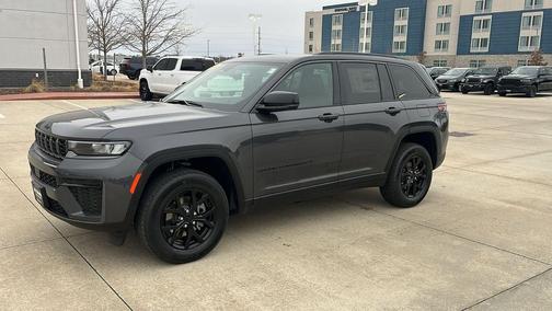 2026 Jeep Grand Cherokee Altitude