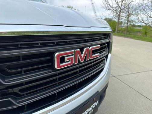 Quicksilver Metallic 2018 GMC Terrain SLE