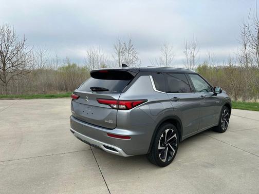 2024 Mitsubishi Outlander PHEV SEL