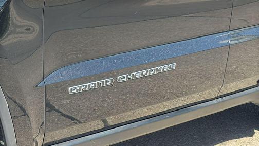Diamond Black Crystal Pearlcoat 2020 Jeep Grand Cherokee Limited