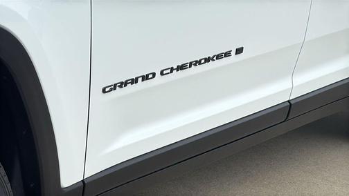 Bright White Clearcoat 2026 Jeep Grand Cherokee L Limited