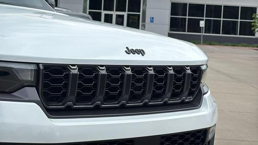 Bright White Clearcoat 2026 Jeep Grand Cherokee L Limited
