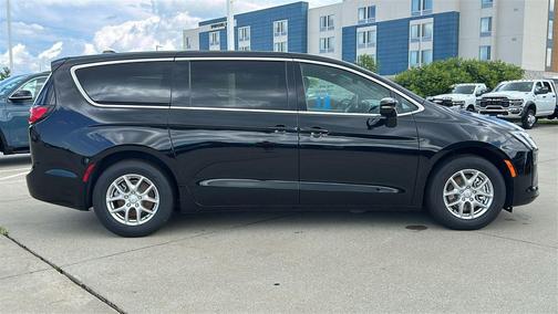 Pxj 2027 Chrysler Pacifica L