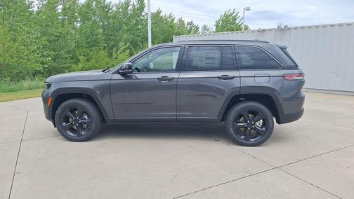 Baltic Gray Metallic Clearcoat 2026 Jeep Grand Cherokee Limited