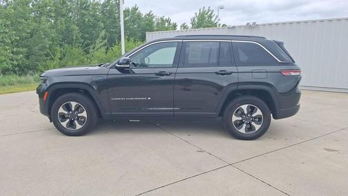 Rocky Mountain Pearlcoat 2024 Jeep Grand Cherokee 4xe Base