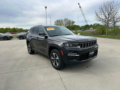 Rocky Mountain Pearlcoat 2024 Jeep Grand Cherokee 4xe Base