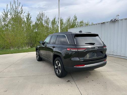 Rocky Mountain Pearlcoat 2024 Jeep Grand Cherokee 4xe Base