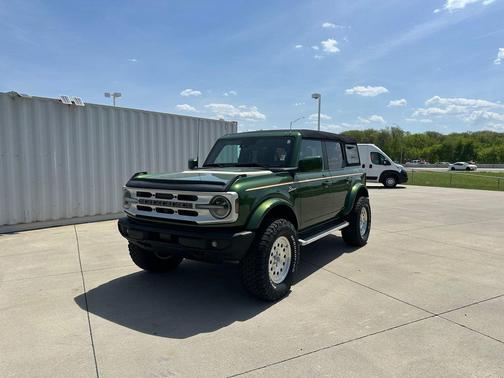 Eruption Green Metallic 2023 Ford Bronco Outer Banks