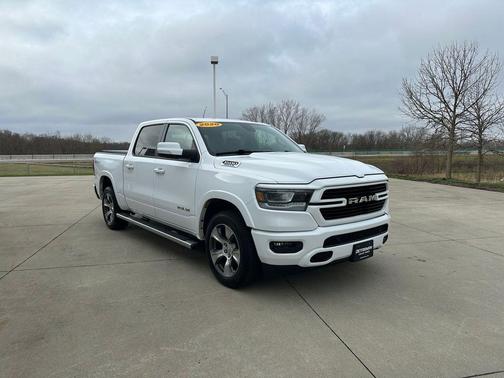 Bright White Clearcoat 2020 RAM 1500 Laramie