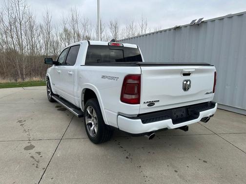 Bright White Clearcoat 2020 RAM 1500 Laramie