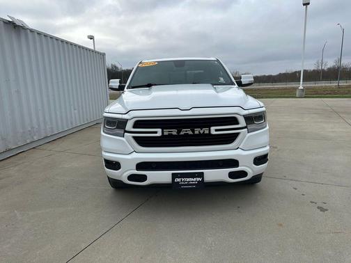 Bright White Clearcoat 2020 RAM 1500 Laramie