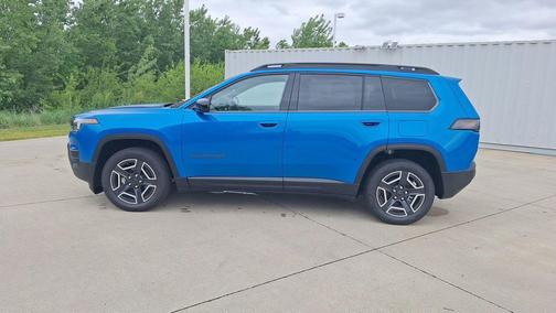 Hydro Blue Pearlcoat 2026 Jeep Cherokee Laredo 4x4