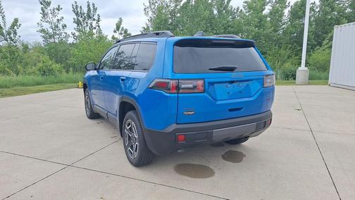Hydro Blue Pearlcoat 2026 Jeep Cherokee Laredo 4x4
