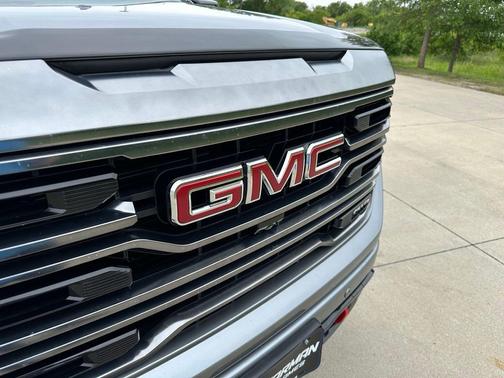 Sterling Metallic 2023 GMC Sierra 1500 AT4