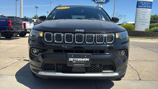 Diamond Black Crystal Pearlcoat 2023 Jeep Compass Limited