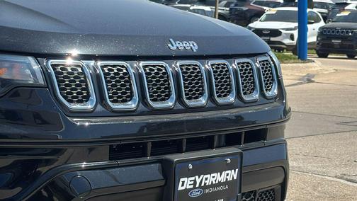 Diamond Black Crystal Pearlcoat 2023 Jeep Compass Limited