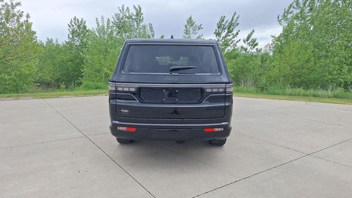 High Gloss Black 2026 Jeep Grand Wagoneer L Limited Reserve 4x4