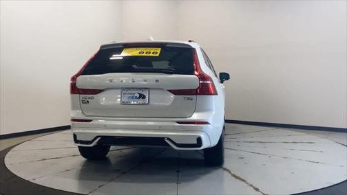 2025 Volvo XC60 Plug-In Hybrid T8 Plus