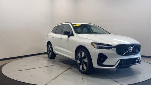 2025 Volvo XC60 Plug-In Hybrid T8 Plus