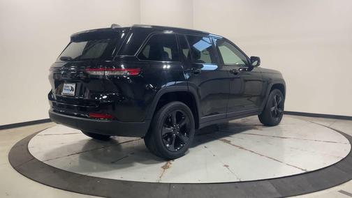 2022 Jeep Grand Cherokee Altitude