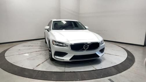 2019 Volvo S60 T6 Momentum