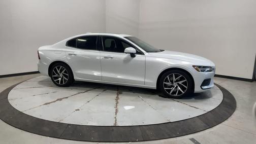 2019 Volvo S60 T6 Momentum