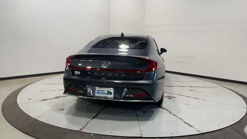 2022 Hyundai SONATA SE