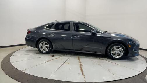 2022 Hyundai SONATA SE