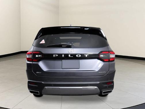 2026 Honda Pilot Touring 8-Passenger