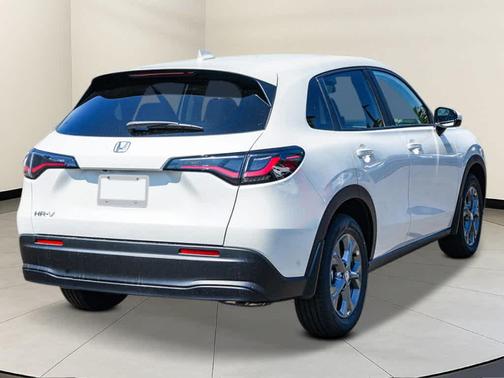 Platinum White Pearl 2026 Honda HR-V LX