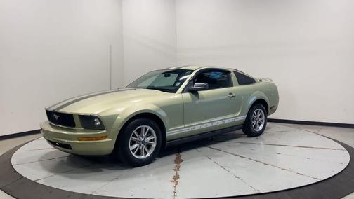 2005 Ford Mustang Deluxe