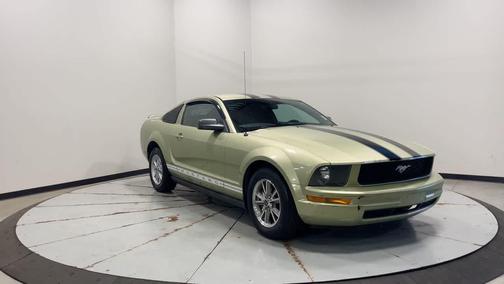 2005 Ford Mustang Deluxe