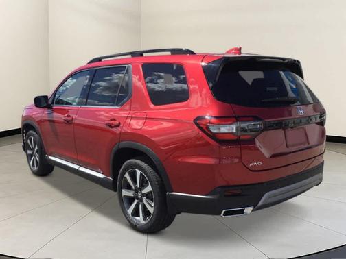2025 Honda Pilot Touring 8-Passenger