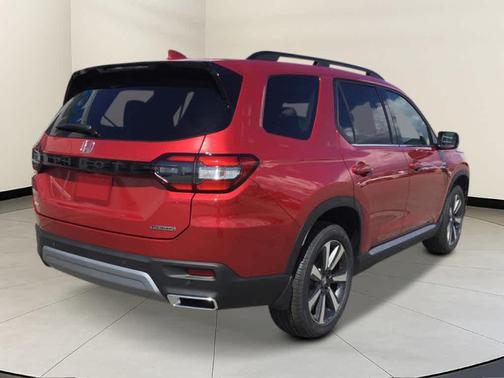 2025 Honda Pilot Touring 8-Passenger